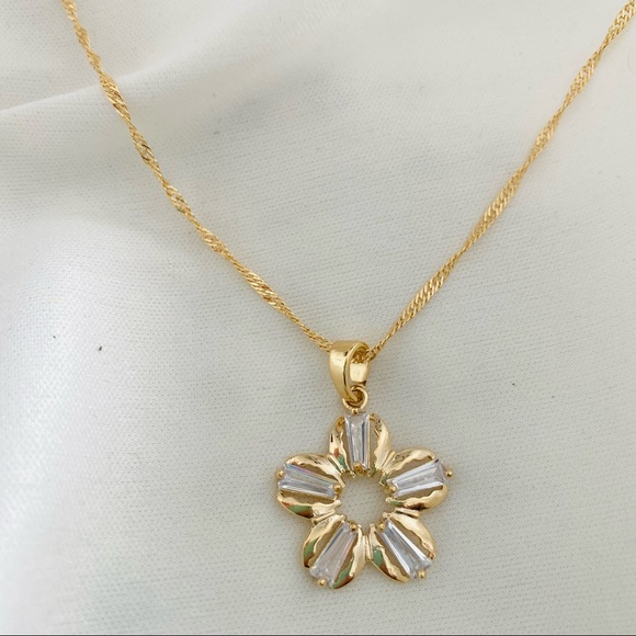 Flower Earring & Necklace Set - Picture 9 of 12